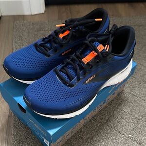 Brooks Trace 2 Athletic Sneakers
